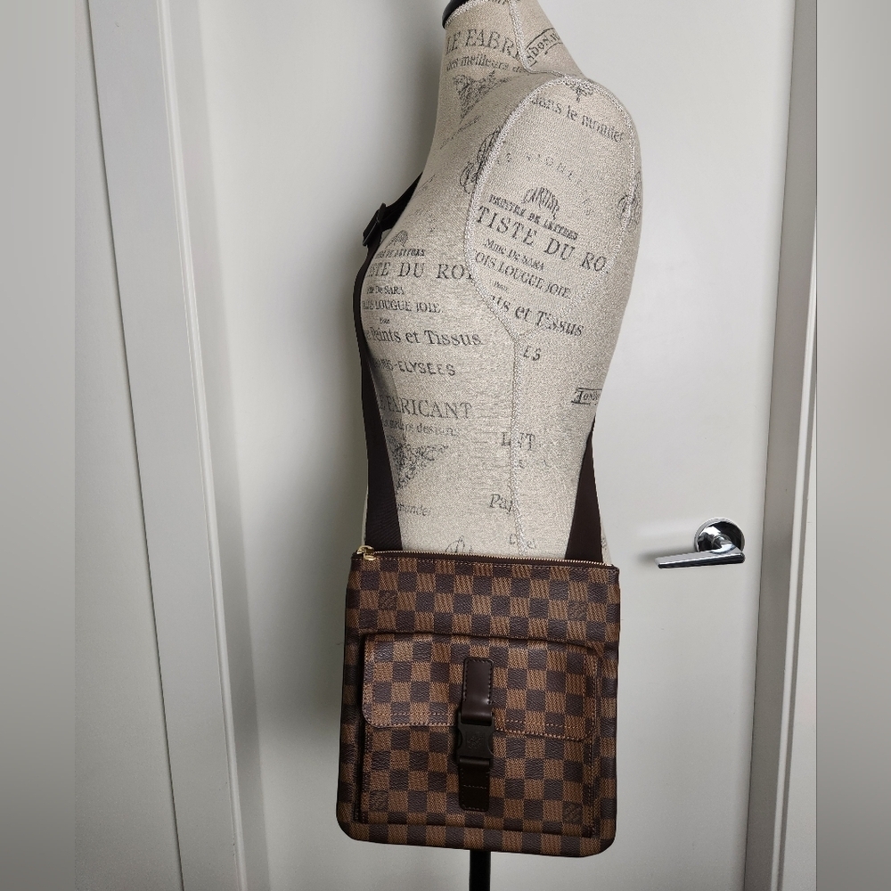Louis Vuitton Damier Ebene Pochette Melville Crossbody Shoulder Bag